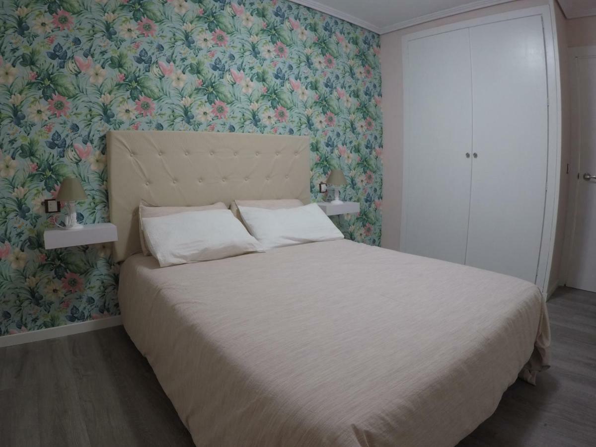 El Rincon De Celia Apartment Graus Bagian luar foto